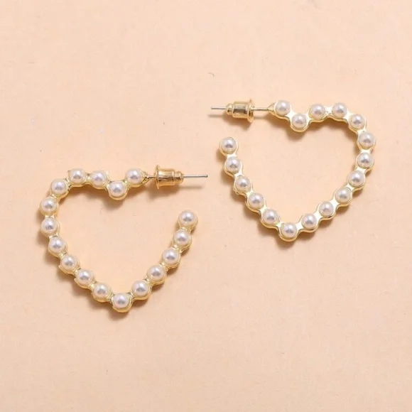Boho Vday Gold tone Faux Pearl Heart shaped Earrings - Picture 3 of 4
